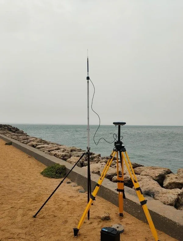Base GNSS en station : rattachement des bornes au système de coordonnées